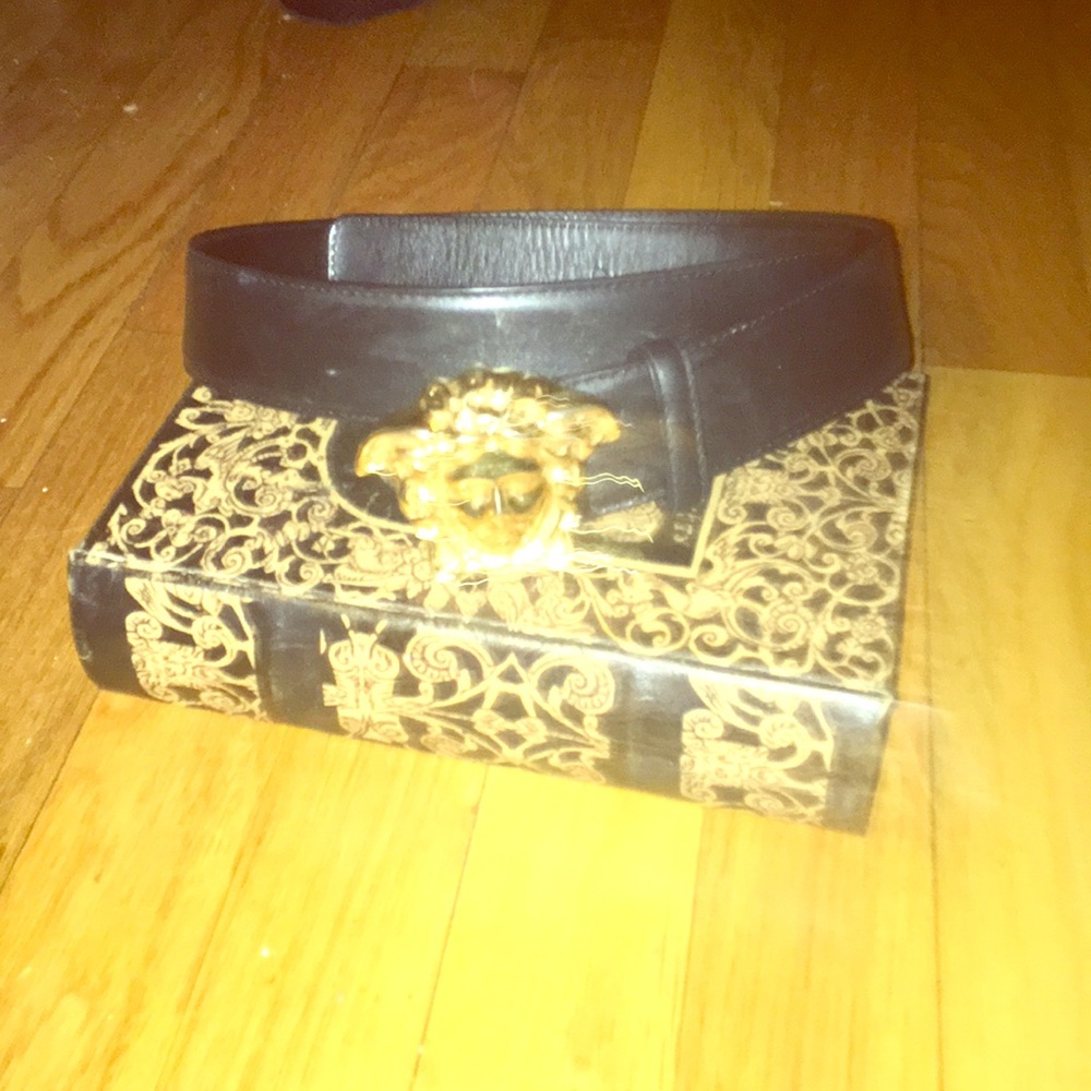 Versace- Black medusa leather buckle belt